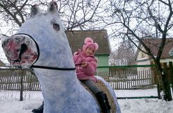 В Бековском районе появились лошади из снега