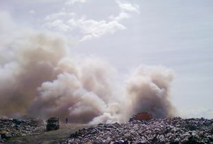 МЧС: «Смог в Пензе стоит из-за горящей свалки»