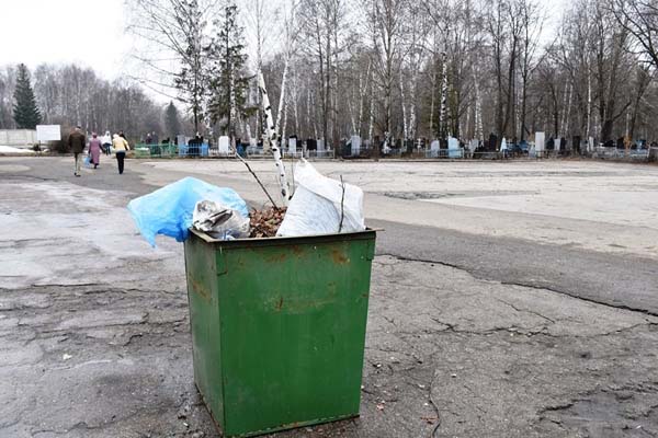 Мэр Пензы посетил Ново-Западное, Ахунское и Восточное кладбища