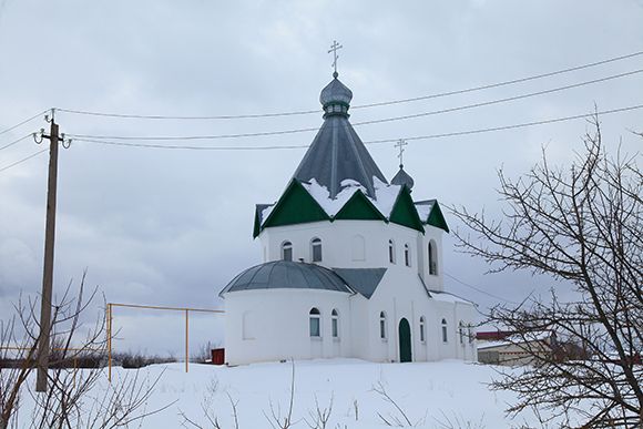 Церковь Косьма и Домиана, построенная на пожертвоаванпия местных жителей.jpg