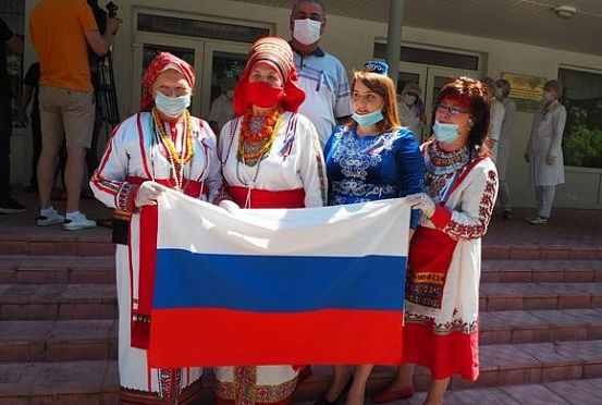 Народы Пензенской области поздравили врачей с Днем России