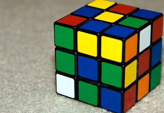 Студент из Австралии побил мировой рекорд по сборке кубика Рубика