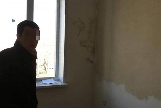 В Каменском районе сироты жалуются на плесень и грибок в квартирах