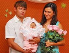 Игорь Лукашин забрал дочку домой