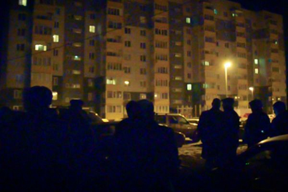 В Пензе на Северной поляне полицейские штурмом взяли квартиру с заложниками