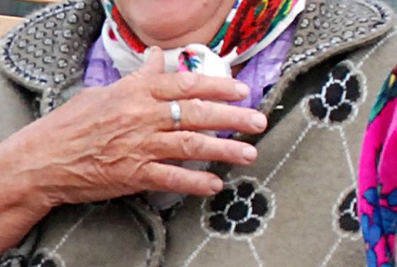 В Кузнецком районе 82-летняя креативная бабушка подняла настроение сельчанам