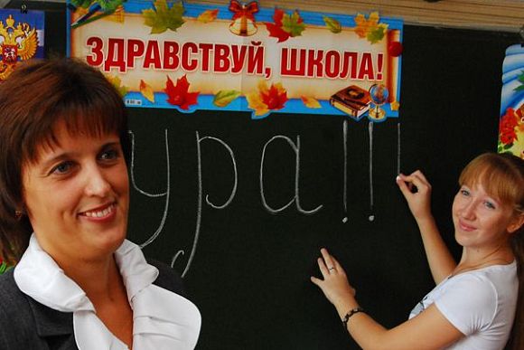 И. Белозерцев потребовал сдать школу в Спутнике в декабре 2016