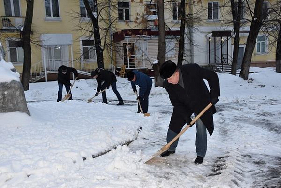 Сотрудники администрации Пензы ликвидировали последствия снегопада