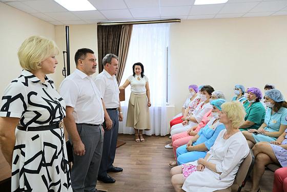 Валерию Лидину показали в Башмаково отремонтированную больницу