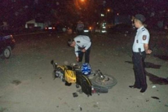 В Беково мотоциклист вылетел в кювет, двое пострадавших