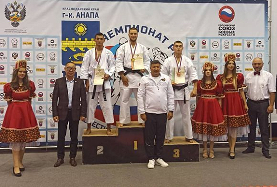 Пензенец Артур Хачатрян и стал двукратным чемпионом России в ката-соло