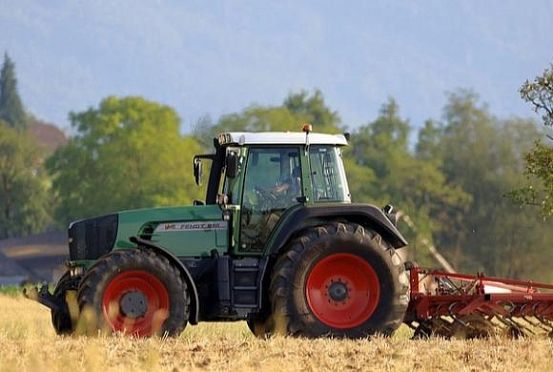 Жителя Чемодановки в Интернете обманули при покупке трактора