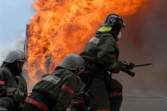 В Пензе на ул. Подольской пожар тушил 21 спасатель