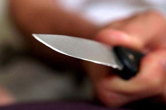 Напавшего на полицейского с ножом 29-летнего жителя Каменки будут лечить