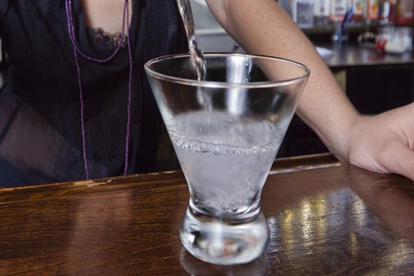 В Пензе девушку-бармена с пр. Строителей оштрафовали за продажу водки