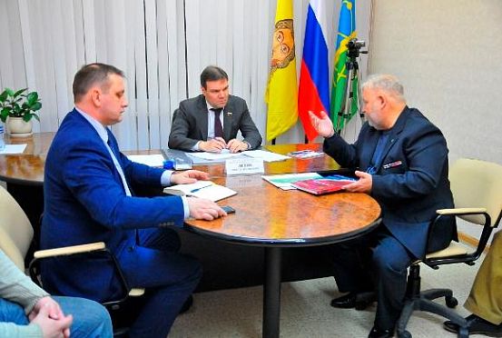 Депутат Левин посетил Заречный