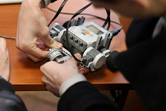 В Пензенской области учителей физики, информатики и технологии обучают робототехнике