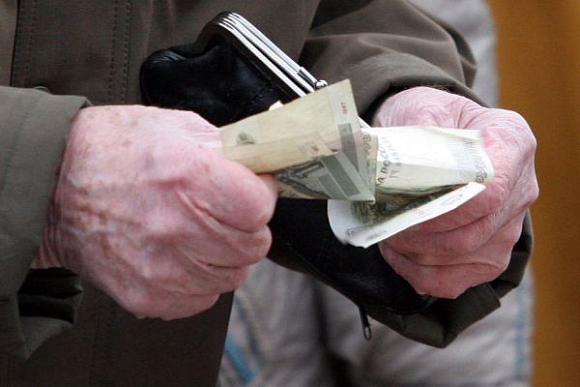 В Пензе сотрудники банка вернули пенсионеру потерянные им 50 тыс. рублей