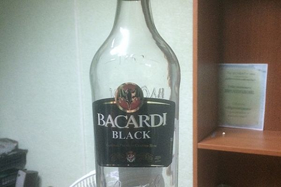 В Кузнецке обнаружили 1,8 тыс. бутылок подпольного рома «Bacardi»