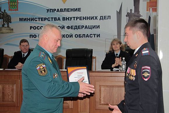 Пензенских полицейских наградили медалями МЧС