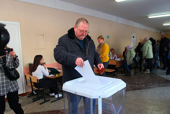 Олег Мельниченко проголосовал на выборах президента 2024