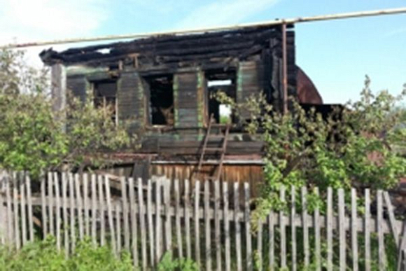 В Пачелме 15 июля спасатели потушили деревянный дом