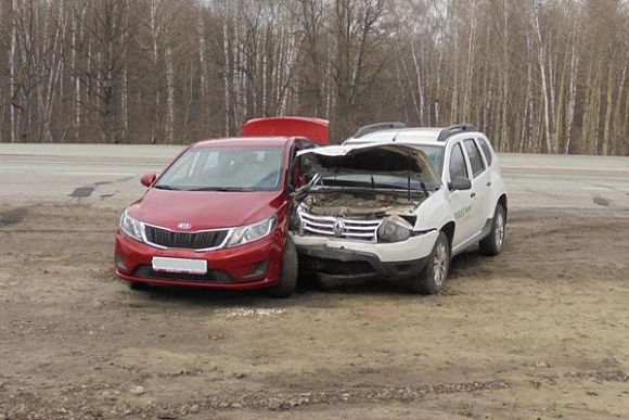 В Пензенской области легковушка столкнулась с кроссовером, 4 человека пострадали