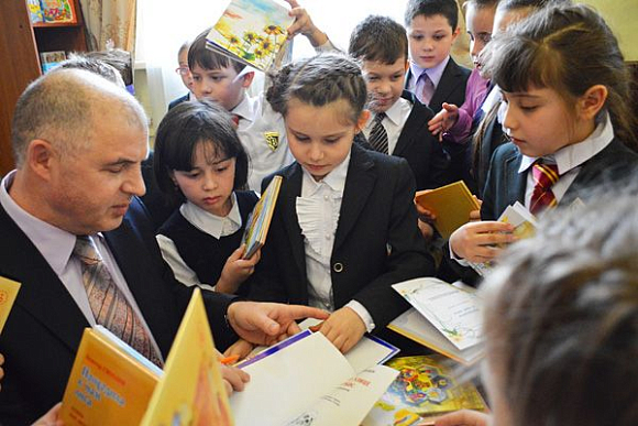 Вице-мэр Пензы раздал автографы поклонникам своего литературного таланта