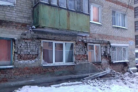 Жильцов пострадавшего подъезда общежития на ул. Ударной расселят