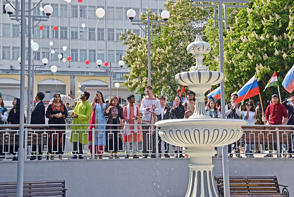В ПГУ открыли «Аллею дружбы» с фонтаном