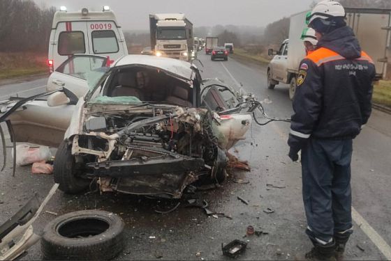 Пензенские спасатели вытащили из автомобиля пострадавшего в ДТП  