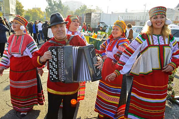 В Пензе на ярмарке горожан угощали кабанятиной