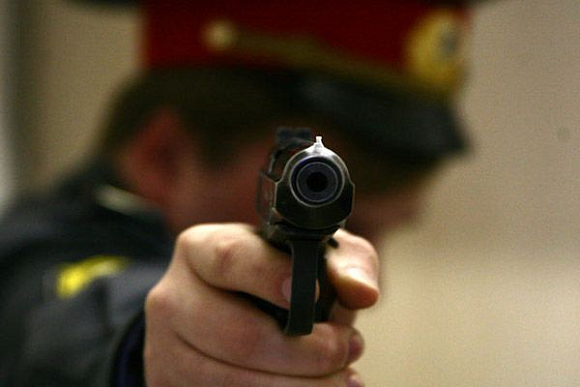 В Пензенской области полицейский выстрелил в мужчину, напавшего на его напарника с ножом