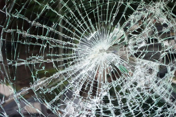 В Пензе пьяный вандал разбил стекла в Доме Мейерхольда
