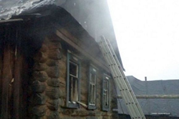 В Каменке при пожаре в деревянном доме погибла 58-летняя женщина