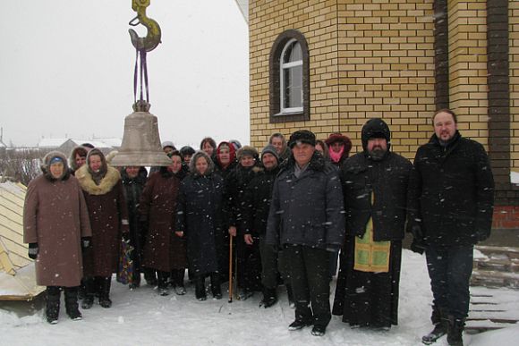 В Наровчатском районе на церковь подняли колокола