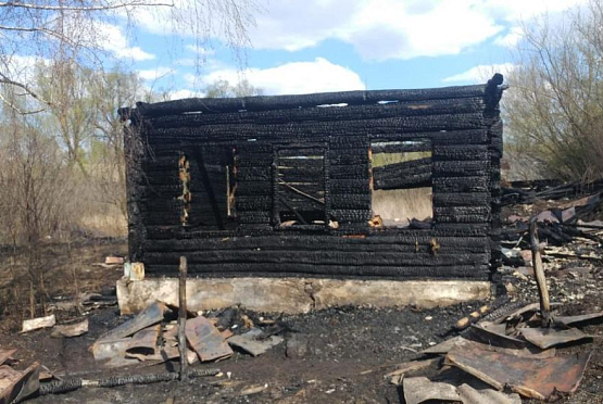 Следователи назвали возможную причину смертельного пожара в Лунинском районе
