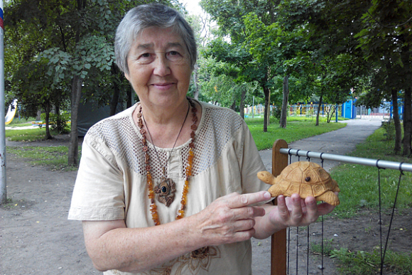 Кузнечанка Тамара Молокова 30 лет занимается резьбой по дереву