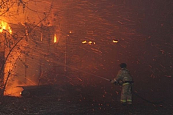 В Пензе баню на ул. Саранской ночью тушили 16 пожарных