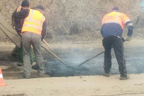 В Пензе дорогу на ул. Калинина ремонтируют асфальтовой крошкой