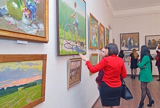 В пензенской картинной галерее показали «100 мгновений прекрасного»