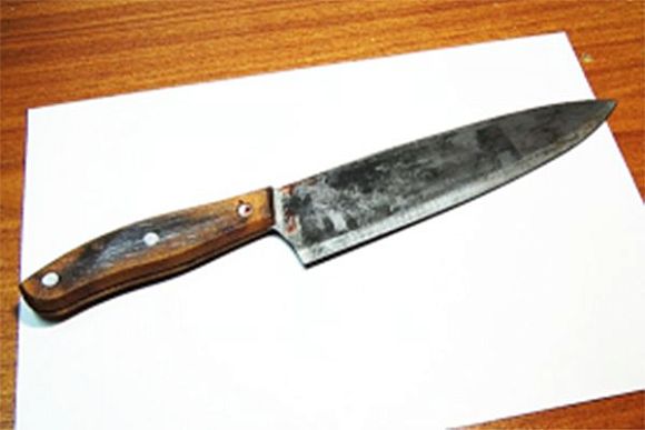 В Кузнецком районе мужчина ударил односельчанина ножом в живот