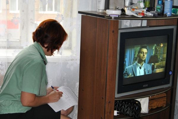 В Пензенской области должники оплатили штрафы телевизором и мебелью