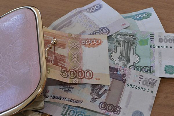 «Коммунальщица» украла у 87-летней кузнечанки 35 тысяч рублей