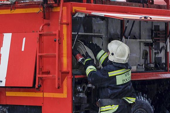 В Пачелме ночной пожар тушили 17 огнеборцев