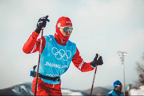 Александр Большунов выйдет на старт мужской гонки с раздельным стартом в Пекине