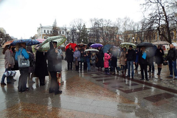 Пензенская православная молодежь устроила флэшмоб в центре города