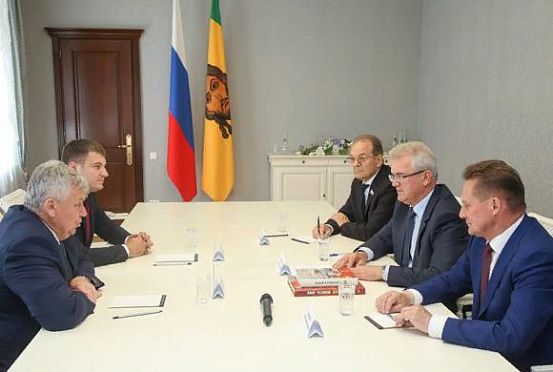 Иван Белозерцев встретился с делегацией из Ульяновска