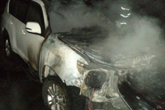 В Пензе в районе Ахун сгорел Toyota Land Cruiser