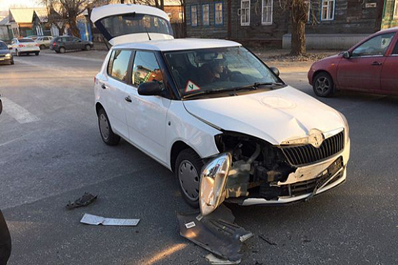 В Кузнецке учебный автомобиль попал в ДТП